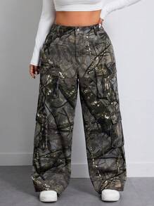SHEIN ICON Pantalones vaqueros de talla grande para mujer con estampado de camuflaje y múltiples bolsillos