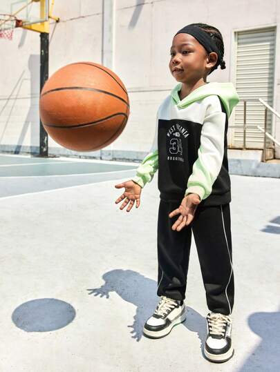 SHEIN Young Boy Fashionable Sports, Skateboard, Baseball, Basketball, Badminton Patchwork Graphic Print Suit, Black & Green Colors, Autumn/Winter