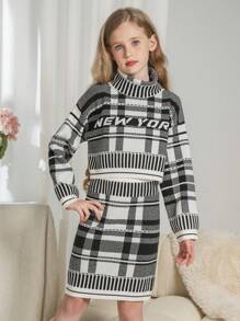Tween Girl 秋冬短款针织毛衣和裙子两件套。采用黑白格子面料制成，呈现活泼可爱的外观。独特的针织工艺展现都市魅力。展现女孩偶像的时尚潮流气息。黑白 Y2K 街头服饰图案。柔软温暖，适合秋冬季节的女孩。舒适适合居家、外出、上学、日常穿着和各种派对场合，展现女孩偶像造型。超级百搭且物有所值。 - 黑與白 - 查看 5