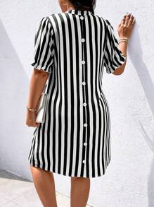 EMERY ROSE 大码夏季休闲条纹缺口领泡泡袖连衣裙长款女装 - 黑與白 - 查看 6