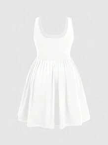 Sweetra 大码纯色宽肩带褶饰简约休闲连衣裙