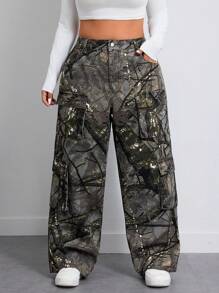 SHEIN ICON Pantalones vaqueros de talla grande para mujer con estampado de camuflaje y múltiples bolsillos