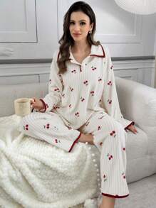 CottageSlumber 女士毛绒樱桃印花撞色滚边半开襟翻领蓬松睡衣套装，秋冬假日季，秋冬服装，舒适保暖