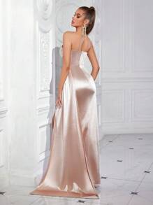 ADYCE 女士无肩带褶皱镂空透视长款缎面露背连衣裙，正式晚礼服，适合婚礼宾客、毕业典礼、晚宴和其他正式场合。