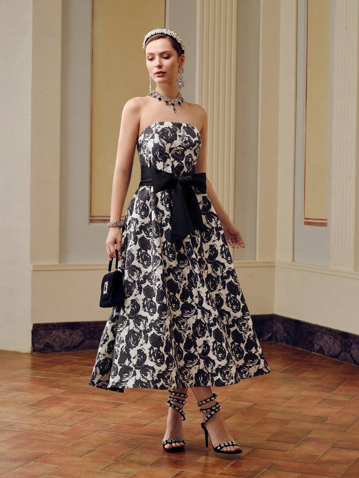 ZEYLAH ALLOVER FLORAL PRINT BOW WAIST TUBE LONG DRESS｜MOTF