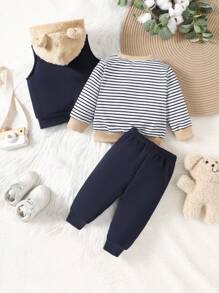 SHEIN Vintaside Kids 3 件套男婴条纹圆领运动衫、熊贴拉链连帽背心夹克和裤子，适合秋季、春季和冬季穿着。这套衣服既适合户外玩耍，也适合居家穿着。这套衣服在寒冷的冬季为男婴提供舒适和温暖。这款多功能耐用的套装适合男婴日常生活中的各种场合，让他们在秋季、春季和冬季保持时尚和舒适。