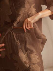 Anewsta 2件浪漫纯色镂空刺绣花卉休闲套装 - 棕色 - 查看 5