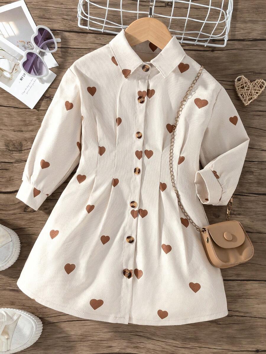 SHEIN 年轻女孩休闲心形毛衣连衣裙搭配灯芯绒衬衫，秋冬
