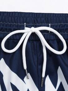 ROMWE MEN Street Life Men's Cartoon Print Hoodie Sweatshirt And Shorts 2pcs Outfit Set - Black - View 3