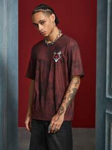 IT x SHEIN Men's Casual Dark Style Cartoon & Letter Print Tie-Dye Loose Short Sleeve T-Shirt, Summer - Burgundy - View 2