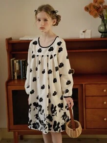 SHEIN Tween Girls 复古宽松设计蕾丝花卉刺绣中长连衣裙，适合度假、秋冬季 - 白色 - 查看 5