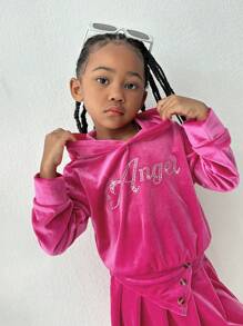 SHEIN Y2K-stijl zoete peutermeisjes 2-delige set: strass letter fluwelen capuchontop + modieuze minirok, geschikt voor herfst, winter, thuis, casual, feest, familiebijeenkomst