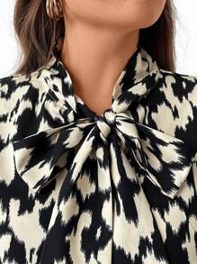 Áo sơ mi tay dài buộc nơ phía trước cỡ lớn in toàn bộ, mặc thường ngày - Màu be - Xem 6