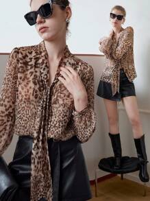 MOTF STUDIO ÁO CHƠI CHIFFON LEOPARD IN KIỂU CỔ ĐÈN LỒNG TAY ÁO - Cà phê nâu - Xem 1
