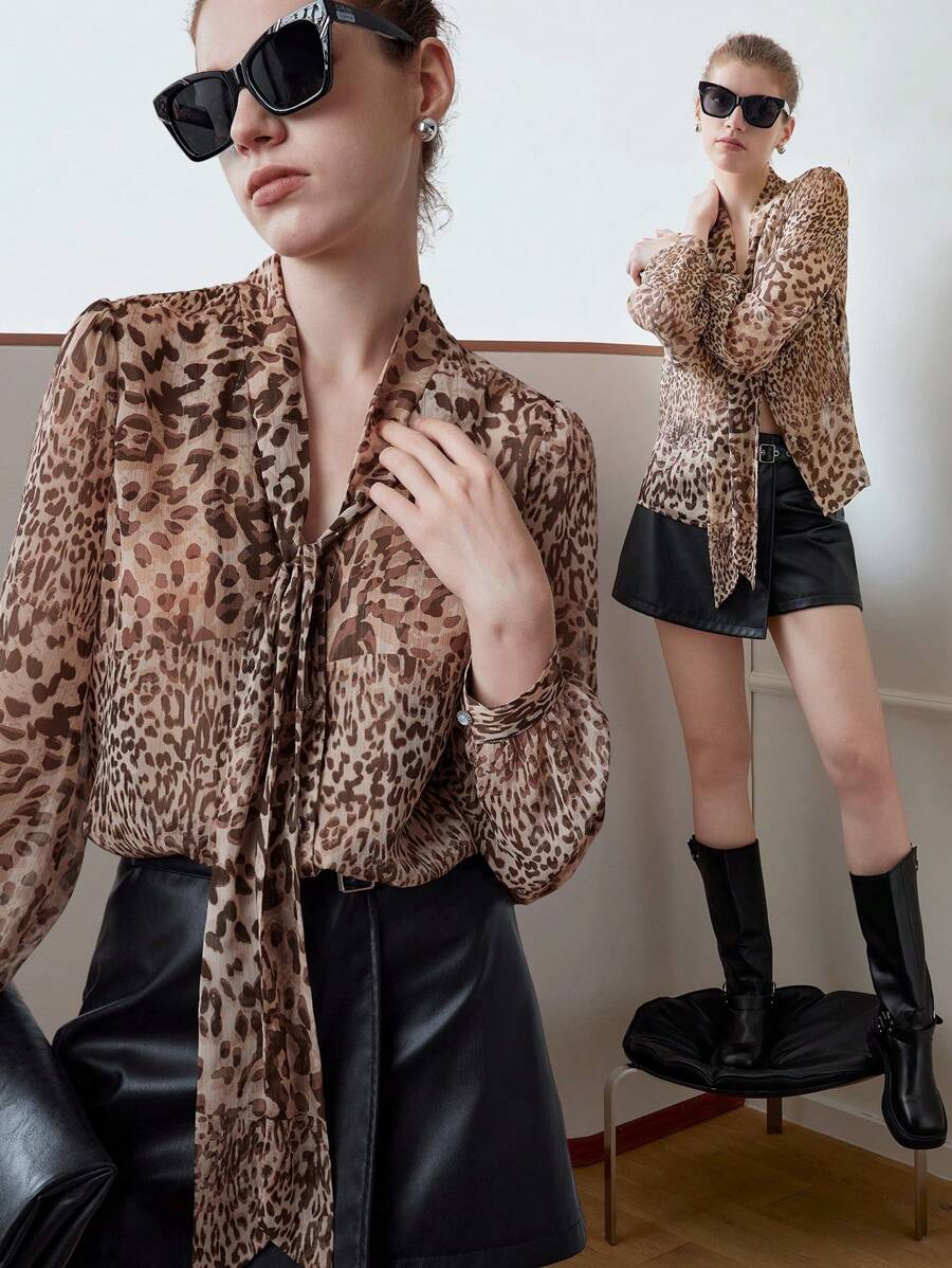 MOTF STUDIO ÁO CHƠI CHIFFON LEOPARD IN KIỂU CỔ ĐÈN LỒNG TAY ÁO - Cà phê nâu - Xem 1