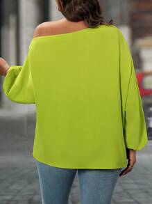 SHEIN Clasi 大码纯色斜肩长袖简约休闲衬衫不对称领口上衣 - 綠色 - 查看 2