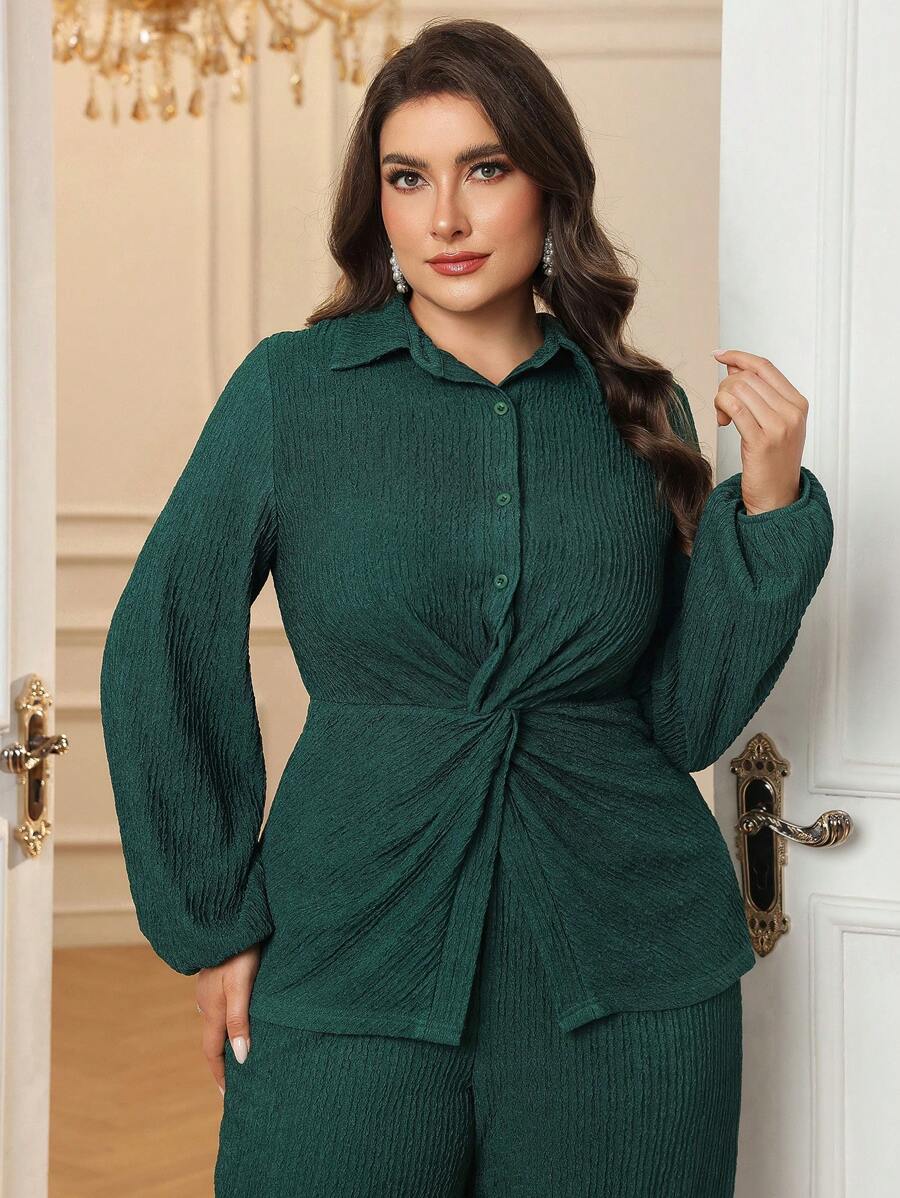 Modelyn Set da donna taglie forti da primavera/estate, composto da pantaloni e camicia monopetto a maniche lunghe in colore unito, 2 pezzi - Verde Scuro - Visualizzare 1