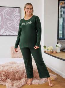 Set de pantaloni și tricou cu imprimeu cu scrisori de dimensiuni plus mari