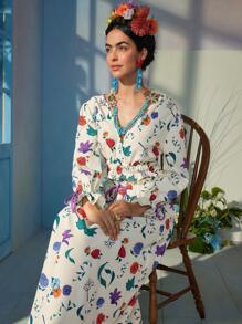 VALERIA GALIPOLI Frida Kahlo X SHEIN X Designer 商务休闲波西米亚风花卉印花 V 领荷叶边袖荷叶边下摆短款衬衫，度假风格，节日，感恩节，节日，办公室 - 彩色 - 查看 1