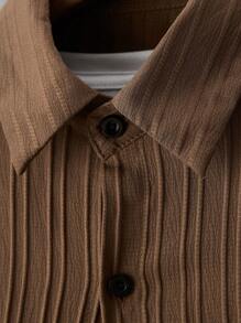 Manfinity Homme 2 件套男士纯色领扣短袖衬衫和短裤休闲装 - 棕色 - 查看 5