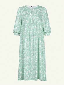 Eilly Bazar Plus Size Mid-Length Sleeve Allover Print Ruched Casual Dress, Holiday - Mint Green - View 1