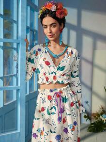 VALERIA GALIPOLI Frida Kahlo X SHEIN X Designer 商务休闲波西米亚风花卉印花 V 领荷叶边袖荷叶边下摆短款衬衫，度假风格，节日，感恩节，节日，办公室 - 彩色 - 查看 3