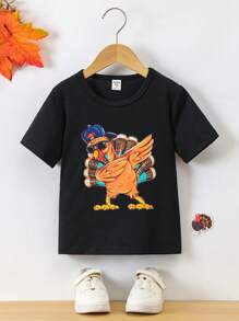 SHEIN 年轻男孩感恩节火鸡设计圆领短袖柔软弹力 T 恤，适合户外、节日活动和日常穿着