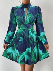 Chiquease Abito casual corto da donna con colletto alla coreana, maniche lunghe, stampa all-over, dettagli traforati e pieghe, adatto per San Valentino