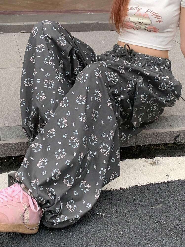 Women's Ditsy Floral Cinched Waist Cargo Pants