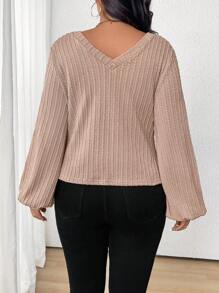 SHEIN Clasi Plus Size V-Neck Long Sleeve Casual & Loose Fit Solid Color Simple T-Shirt