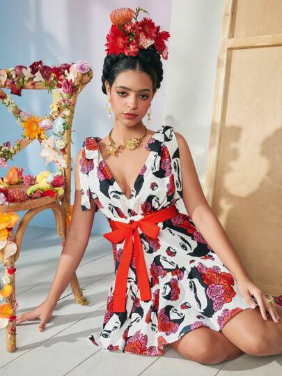 VALERIA GALIPOLI Frida Kahlo X SHEIN X Designer 图案与花卉印花结肩撞色系腰带短裙，节日，派对，感恩节，节日