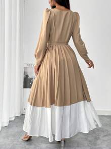 Mulvari Women's Solid Color Square Neck Long Sleeve Ruched Minimalist Casual Dress