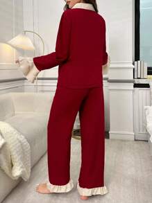 بدلة نوم بأزرار وياقة مكشكشة ذو تباين لون للنساء