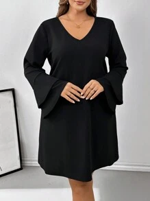 SHEIN Essnce Đầm tay dài cổ chữ V xếp nếp cỡ lớn cho nữ - màu đen - Xem 3