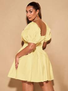 SHEIN BAE Vestido Curto com Detalhe de Babados nas Mangas e no Busto, Estilo Peplum, na Cor Amarela, para Mulheres Plus Size - Amarelo - Visão 2