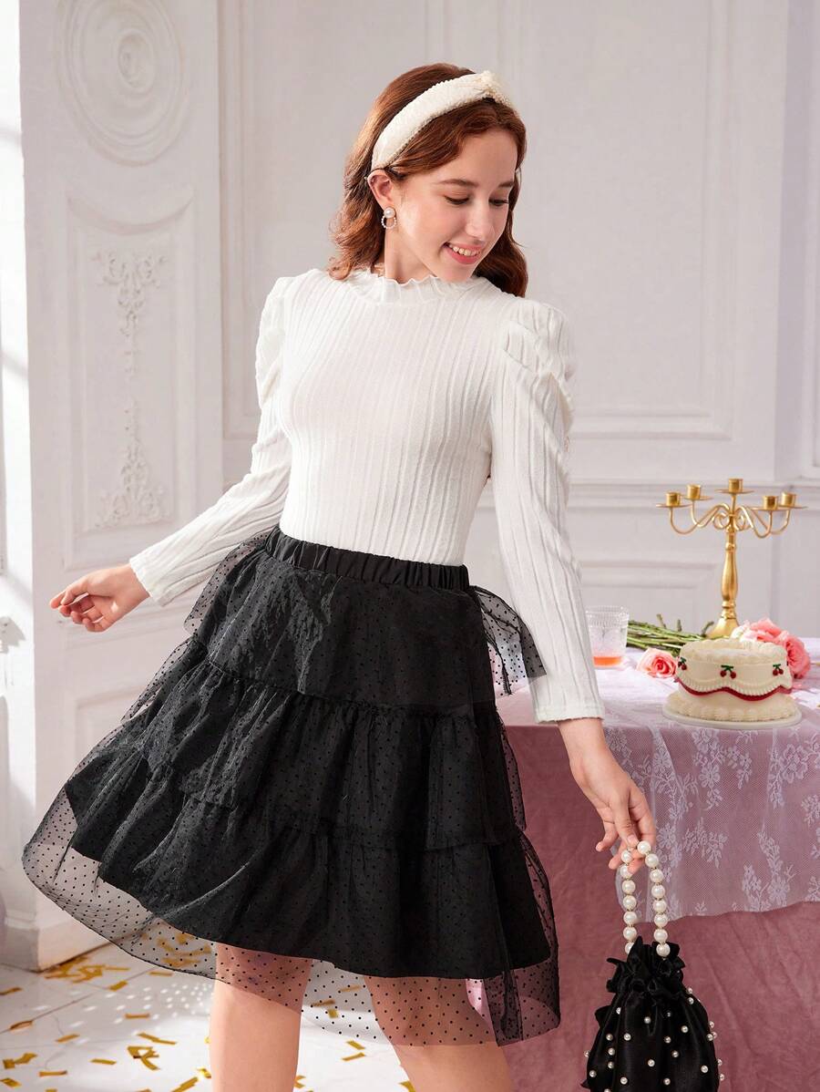 SHEIN 2 件套青少年女孩休闲优雅奢华宫廷风格纯色 T 恤和网眼薄纱裙套装 - 黑與白 - 查看 1