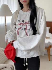 DAZY Áo nỉ cổ tròn in chữ và nơ cho nữ, Quần áo mùa thu - Màu Xám nhạt - Xem 3