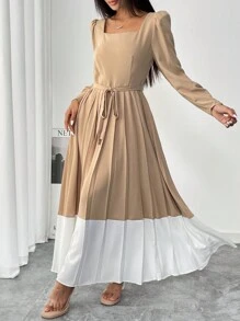 Mulvari Women's Solid Color Square Neck Long Sleeve Ruched Minimalist Casual Dress