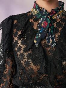 VERO DIAZ Frida Kahlo X SHEIN X Designer Floral Bow Tie Print Cuff Lace Stand Collar Blouse, Holiday, Thanksgiving, Spring & Summer, Festival - Multicolor - View 8