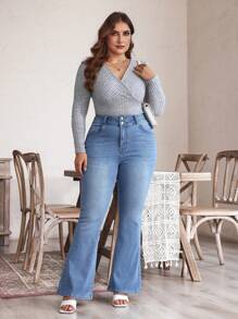 SHEIN LUNE 大码女式口袋喇叭休闲百搭牛仔裤 - 淺色水洗藍 - 查看 4