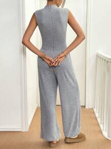 SHEIN Essnce Mono de unicolor con cuello en V y sin mangas para mujeres, monos de verano, monos para mujeres, atuendos de otoño para mujeres, monos de forro polar