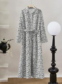 Modelyn 女式前扣长袖腰带豹纹时尚休闲阿拉伯朴素连衣裙 - 黑與白 - 查看 1