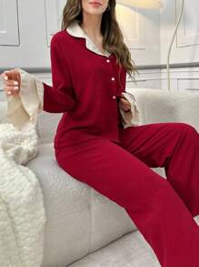 بدلة نوم بأزرار وياقة مكشكشة ذو تباين لون للنساء