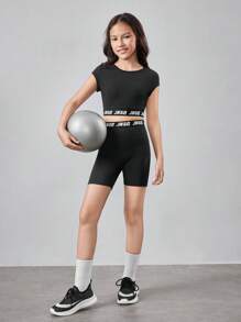 SHEIN 少女們的針織純色拼接字母肩帶T卹和短褲運動套裝 - 黑色 - 查看 18