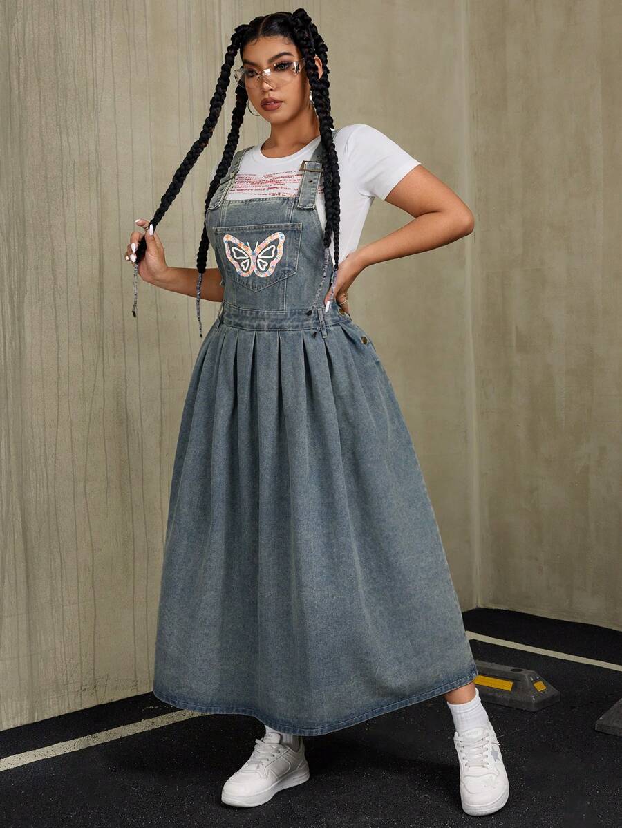 SHEIN ICON Lässiges Denim Kleid in Große Größen mit breiten Trägern und Schmetterlings-Muster Falten