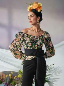VERO DIAZ Frida Kahlo X SHEIN X Designer 1pc Asymmetrical Shoulder Ruffle Trim Floral Print Bow Tie Cropped Top, Holiday, Thanksgiving, Vacation, Spring & Summer, Going Out, Festival - Multicolor - View 4