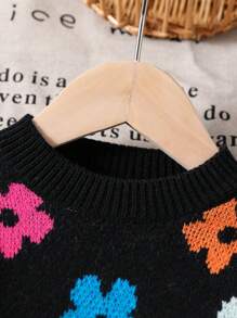 Vestido de suéter para bebé recién nacida, elegante vestido de manga larga con cuello redondo, diseño jacquard floral colorido, cálido y cómodo vestido negro, ropa de invierno para niña bebé - Negro - Ver 3