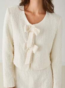 Enchnt 秋冬浪漫女士纯色蝴蝶结装饰长袖短款优雅杏色亮片粗花呢外套 - 白色 - 查看 3