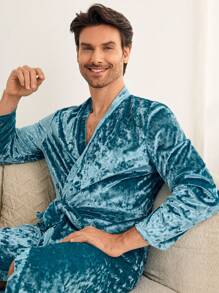 SHEIN 男士简约纯色天鹅绒刺绣英文字母后背长袖长袍，绿色和蓝色 - 綠色 - 查看 4