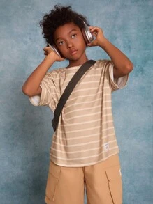 SHEIN Áo thun trễ vai Tween Boy in sọc có nhãn dệt tiện ích Quần short bỏ túi Bộ trang phục thường ngày - gừng - Xem 6